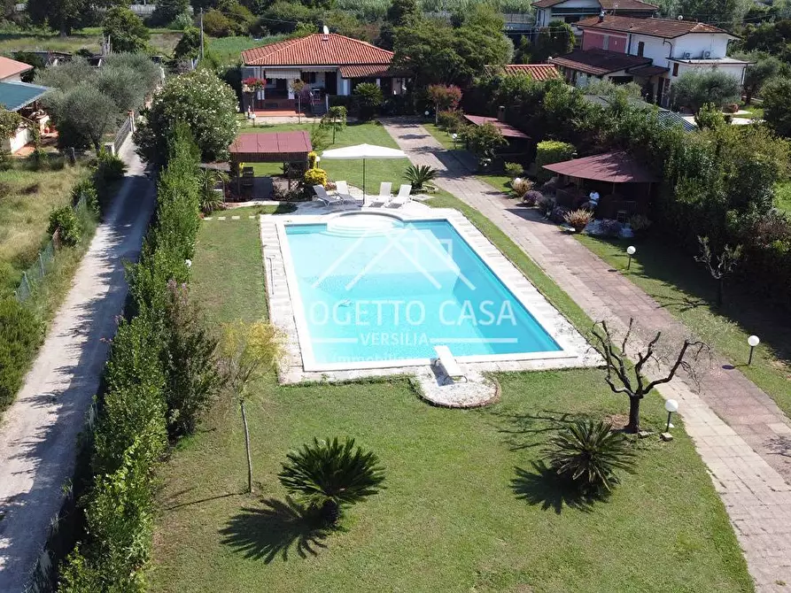 Immagine 10 di Casa indipendente in vendita  in via del trebbiano a Camaiore