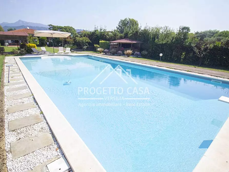 Immagine 15 di Casa indipendente in vendita  in via del trebbiano a Camaiore