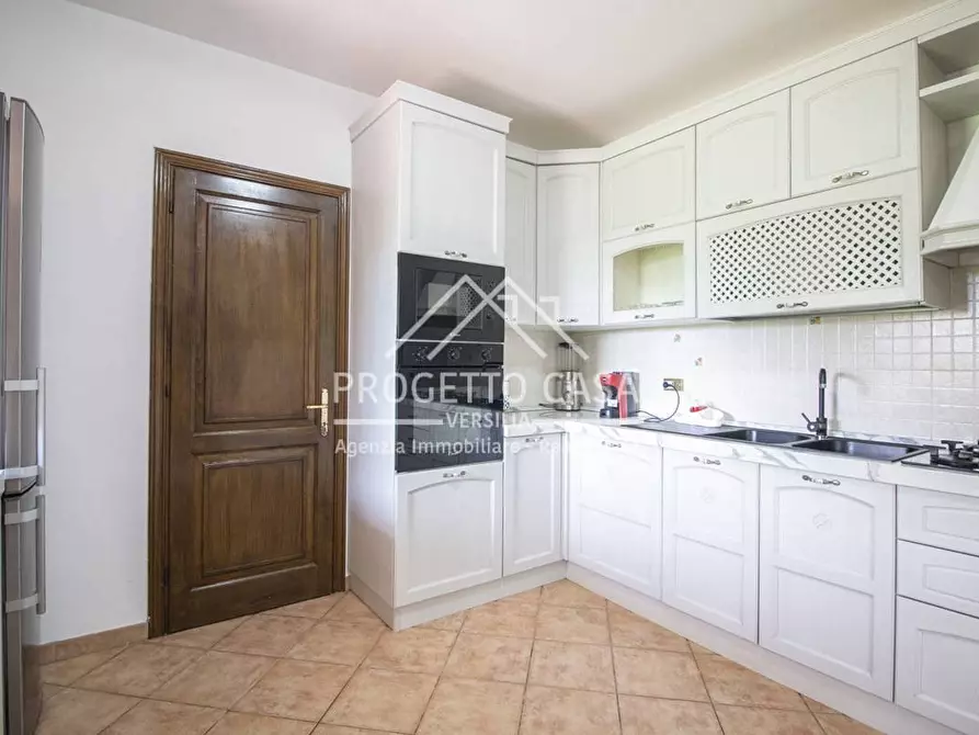 Immagine 35 di Casa indipendente in vendita  in via del trebbiano a Camaiore