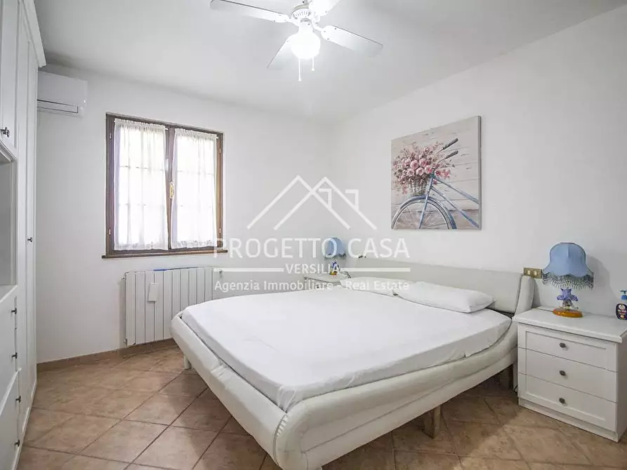 Immagine 41 di Casa indipendente in vendita  in via del trebbiano a Camaiore