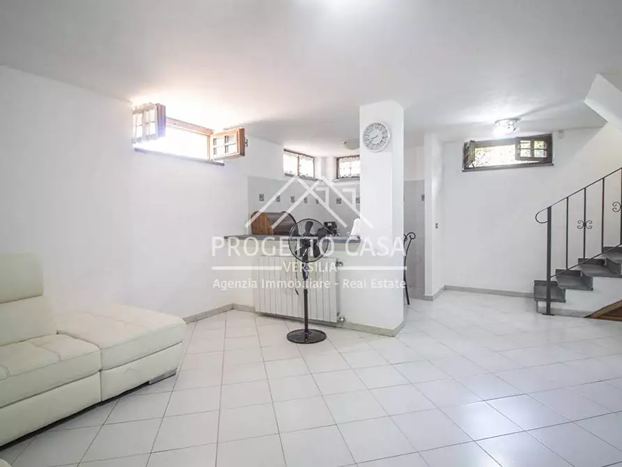 Immagine 49 di Casa indipendente in vendita  in via del trebbiano a Camaiore