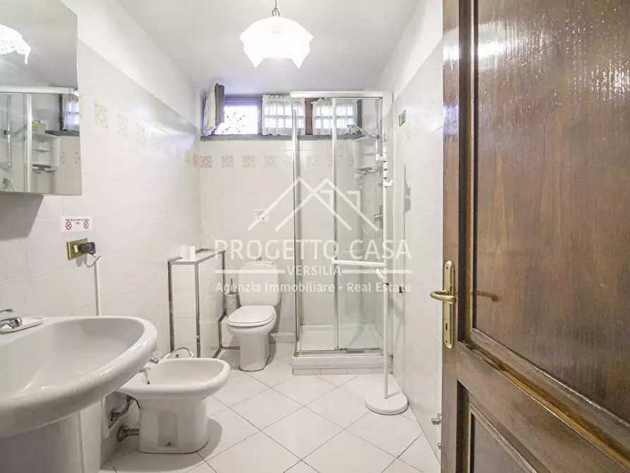 Immagine 55 di Casa indipendente in vendita  in via del trebbiano a Camaiore