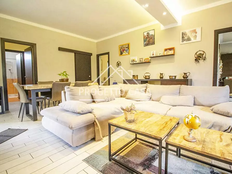 Immagine 5 di Appartamento in vendita  in VIA BOTTEGO a Viareggio