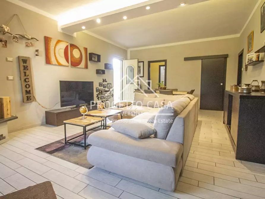 Immagine 8 di Appartamento in vendita  in VIA BOTTEGO a Viareggio