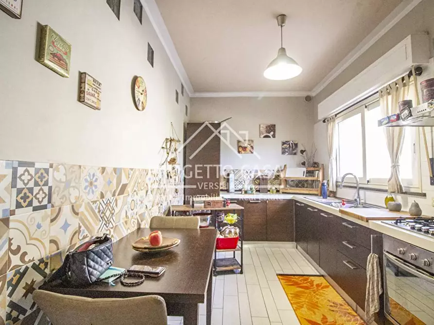 Immagine 10 di Appartamento in vendita  in VIA BOTTEGO a Viareggio