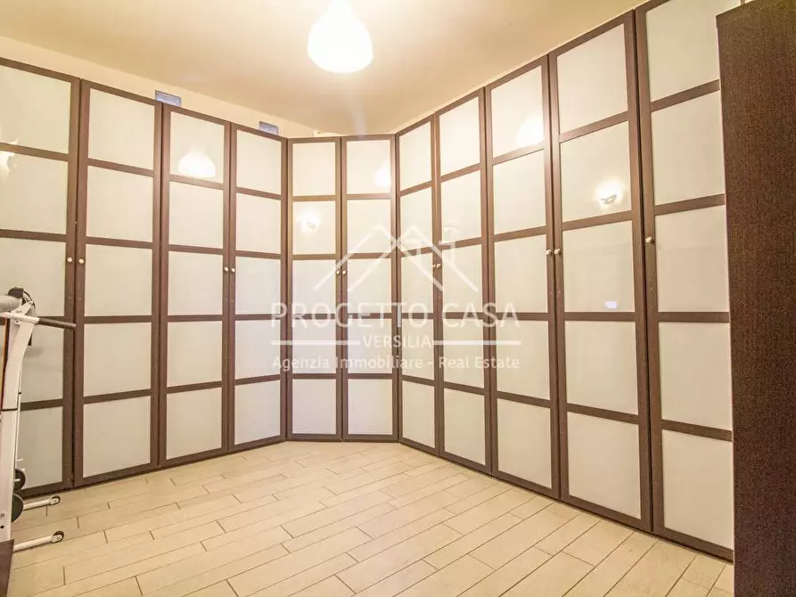 Immagine 15 di Appartamento in vendita  in VIA BOTTEGO a Viareggio