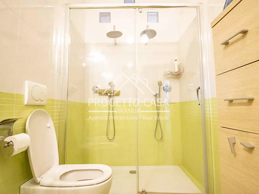 Immagine 20 di Appartamento in vendita  in VIA BOTTEGO a Viareggio