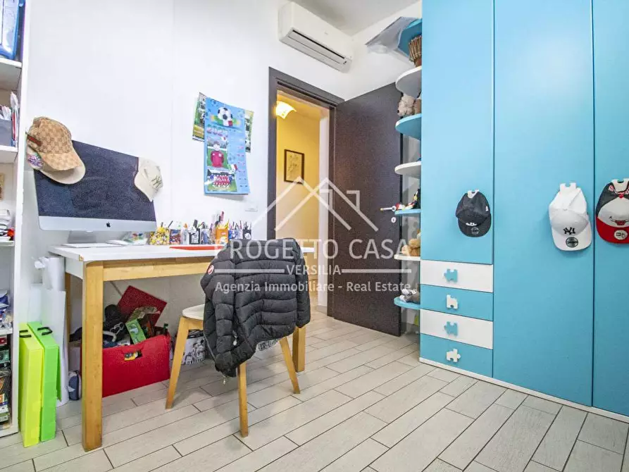 Immagine 27 di Appartamento in vendita  in VIA BOTTEGO a Viareggio