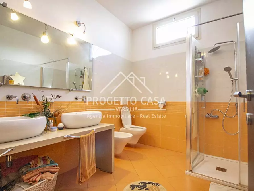 Immagine 34 di Appartamento in vendita  in VIA BOTTEGO a Viareggio