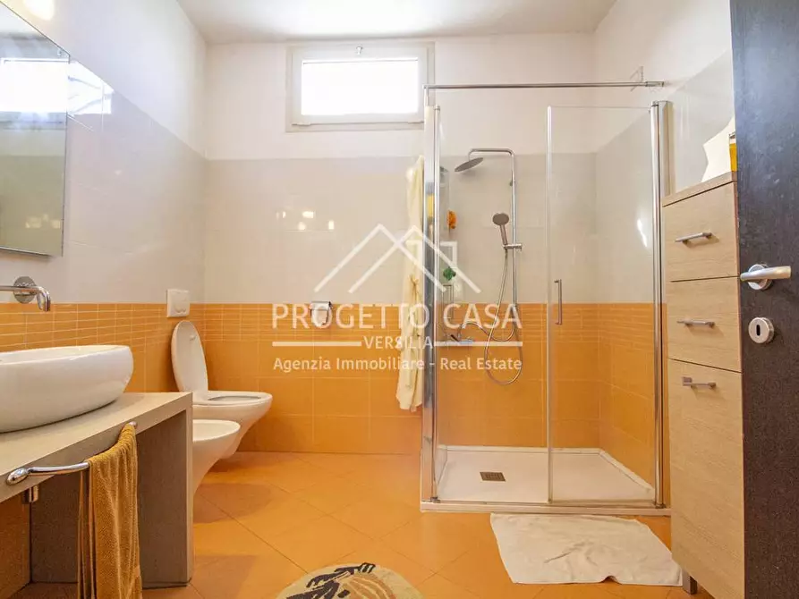 Immagine 35 di Appartamento in vendita  in VIA BOTTEGO a Viareggio