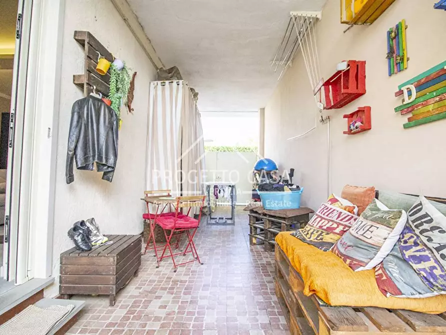 Immagine 40 di Appartamento in vendita  in VIA BOTTEGO a Viareggio