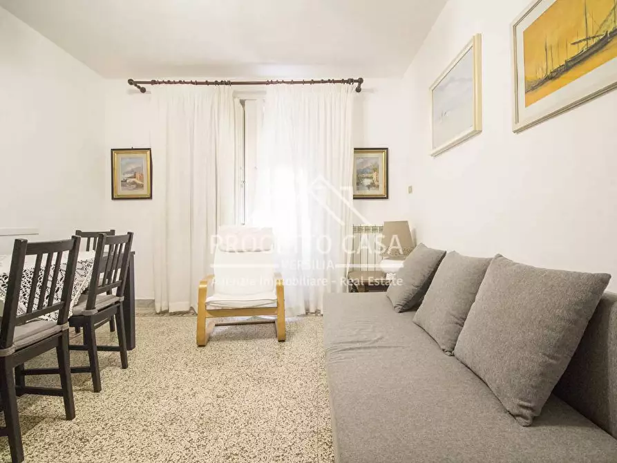 Immagine 3 di Appartamento in vendita  in Via Papini a Camaiore