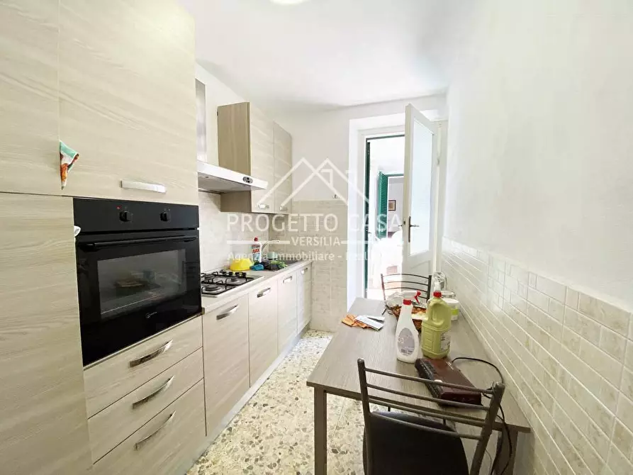 Immagine 10 di Appartamento in vendita  in Via Papini a Camaiore