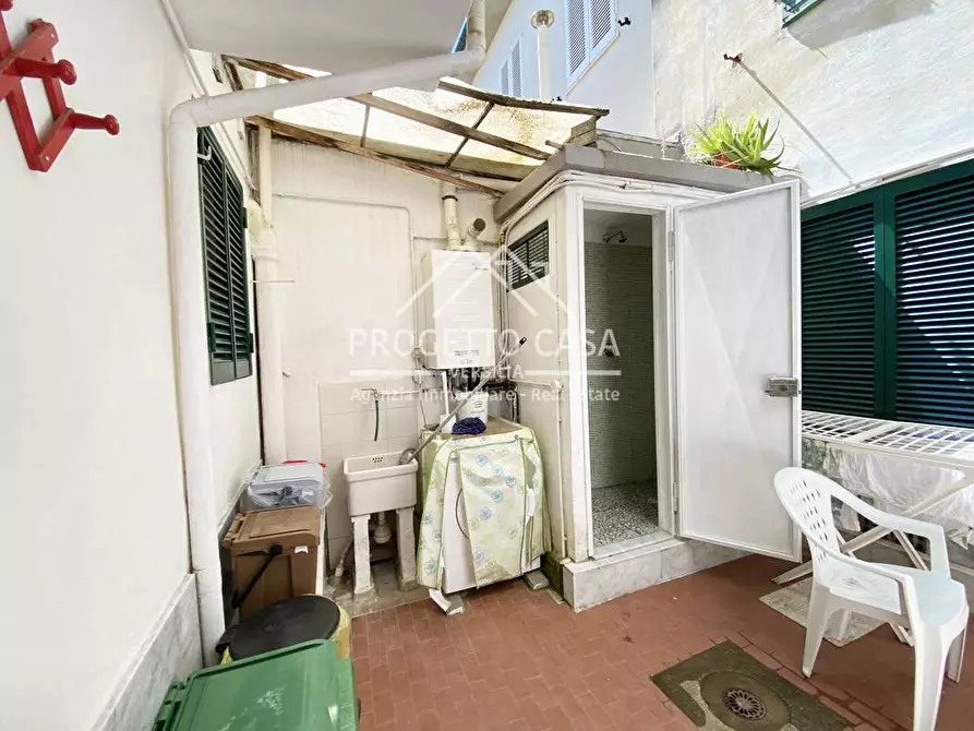 Immagine 14 di Appartamento in vendita  in Via Papini a Camaiore