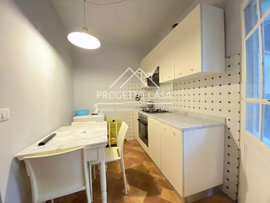 Immagine 7 di Casa indipendente in vendita  in VIA PELLEGRINETTI a Camaiore