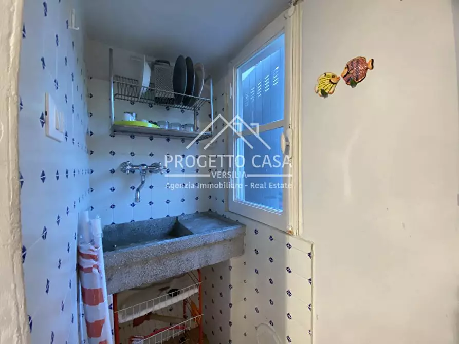 Immagine 11 di Casa indipendente in vendita  in VIA PELLEGRINETTI a Camaiore