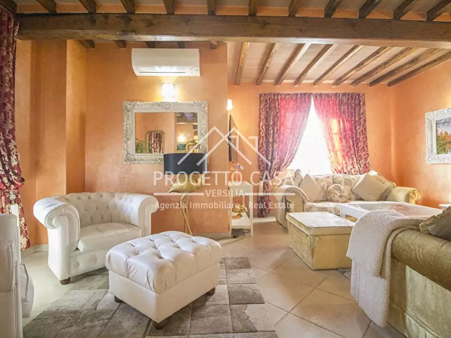 Immagine 5 di Casa indipendente in vendita  in VIA DEGLI ARANCI a Camaiore