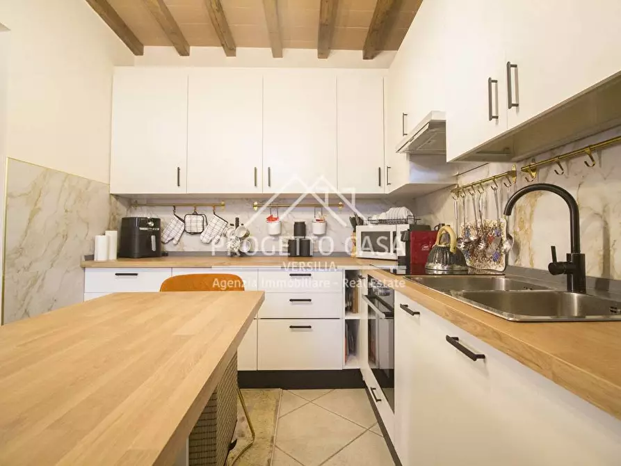 Immagine 17 di Casa indipendente in vendita  in VIA DEGLI ARANCI a Camaiore