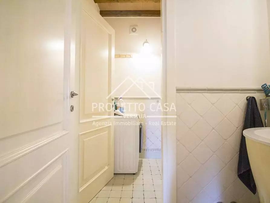 Immagine 19 di Casa indipendente in vendita  in VIA DEGLI ARANCI a Camaiore