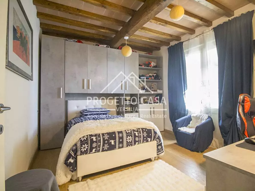 Immagine 21 di Casa indipendente in vendita  in VIA DEGLI ARANCI a Camaiore