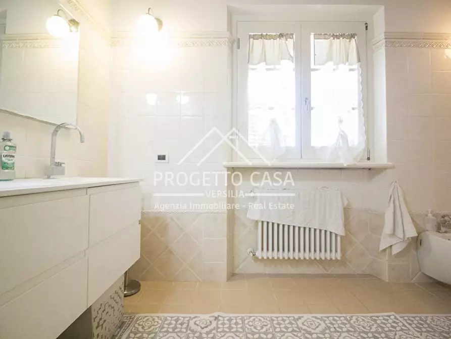 Immagine 28 di Casa indipendente in vendita  in VIA DEGLI ARANCI a Camaiore