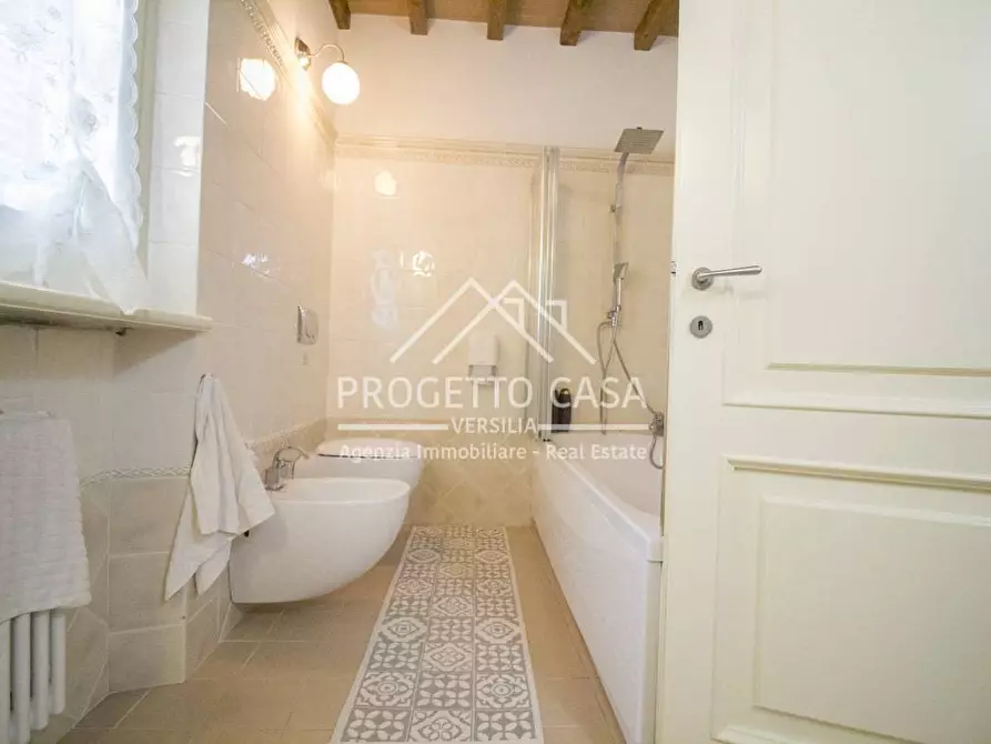 Immagine 30 di Casa indipendente in vendita  in VIA DEGLI ARANCI a Camaiore