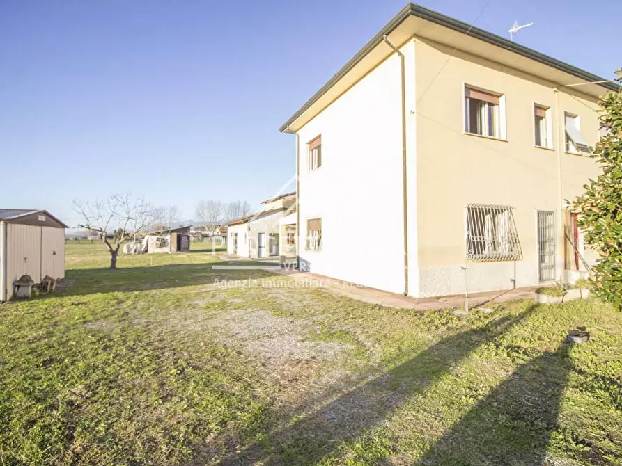 Immagine 2 di Casa indipendente in vendita  in VIA FOSSO GUIDARIO a Viareggio