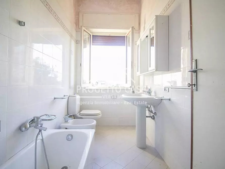 Immagine 16 di Casa indipendente in vendita  in VIA FOSSO GUIDARIO a Viareggio