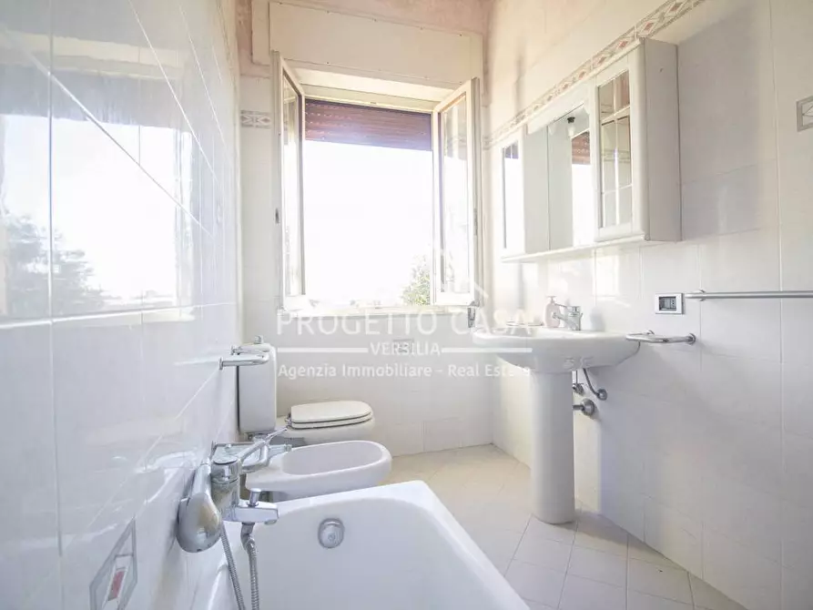 Immagine 18 di Casa indipendente in vendita  in VIA FOSSO GUIDARIO a Viareggio