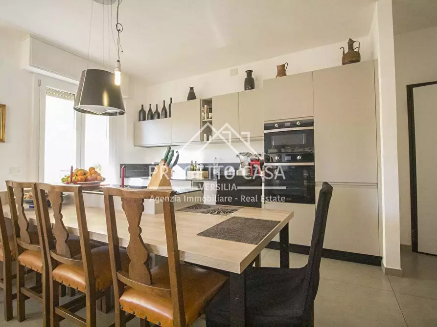 Immagine 11 di Appartamento in vendita  in VIA CALABRIA a Pietrasanta