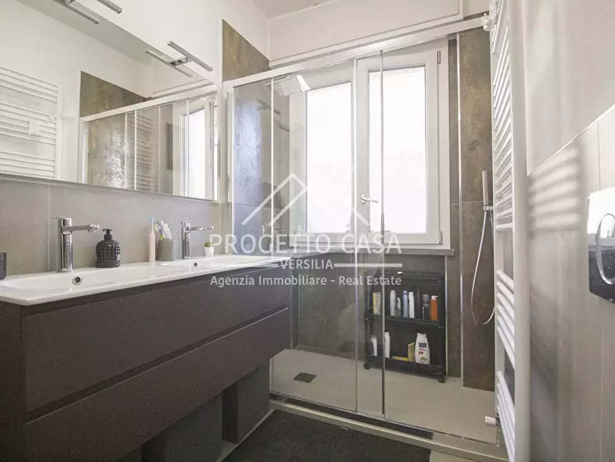 Immagine 22 di Appartamento in vendita  in VIA CALABRIA a Pietrasanta