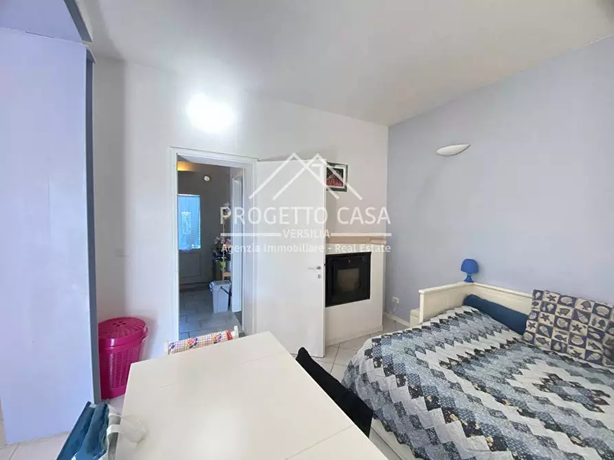 Immagine 4 di Casa indipendente in vendita  in via doninzetti a Camaiore