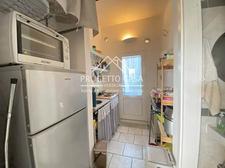 Immagine 9 di Casa indipendente in vendita  in via doninzetti a Camaiore