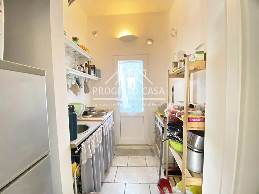 Immagine 10 di Casa indipendente in vendita  in via doninzetti a Camaiore