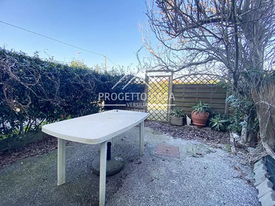 Immagine 32 di Casa indipendente in vendita  in via doninzetti a Camaiore