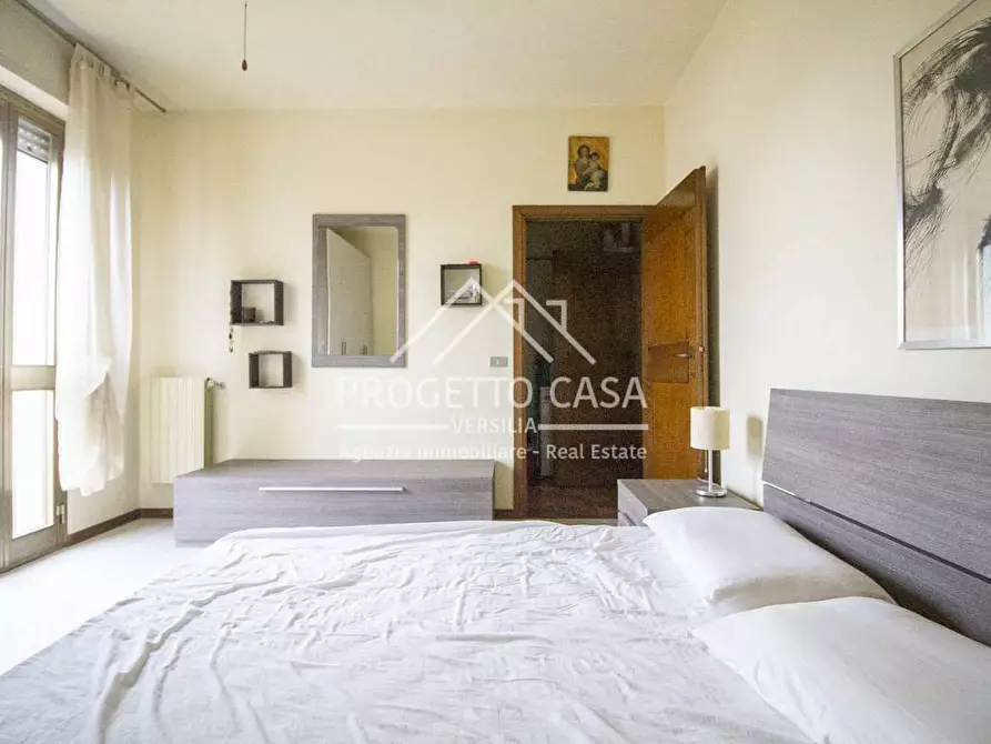 Immagine 25 di Appartamento in vendita  in VIA DON MINZONI a Camaiore