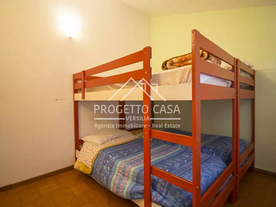 Immagine 29 di Casa indipendente in vendita  in VIA PASCOLI a Viareggio