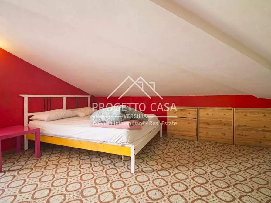 Immagine 41 di Casa indipendente in vendita  in VIA PASCOLI a Viareggio