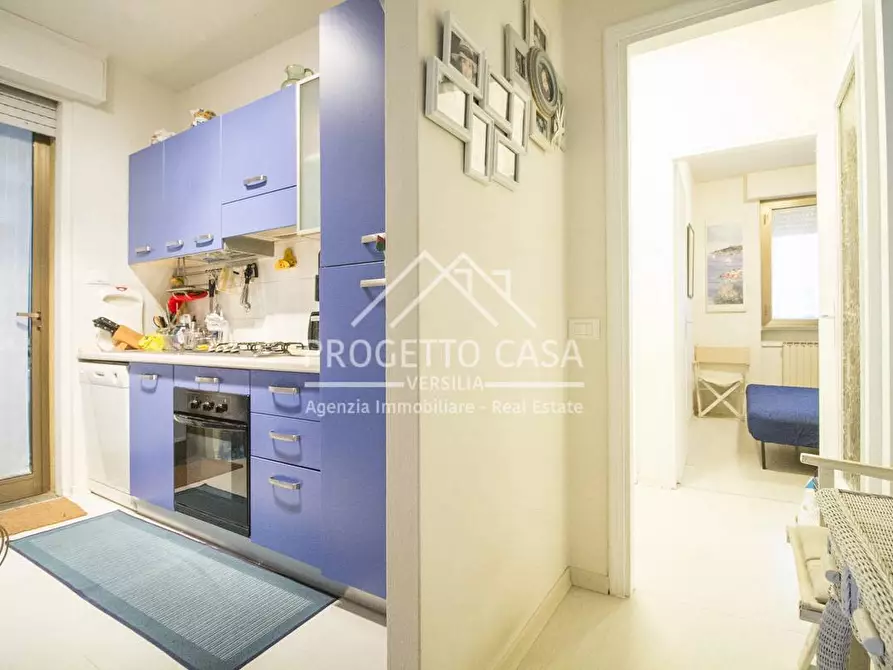 Immagine 9 di Appartamento in vendita  in via margheta hack a Camaiore