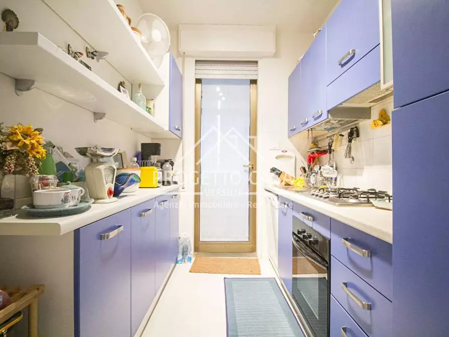 Immagine 10 di Appartamento in vendita  in via margheta hack a Camaiore