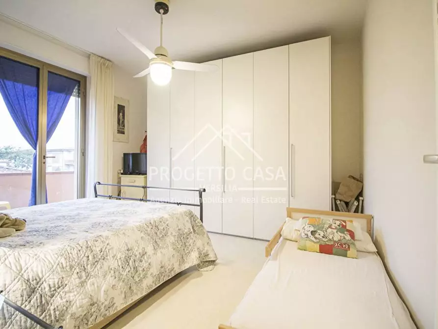 Immagine 24 di Appartamento in vendita  in via margheta hack a Camaiore