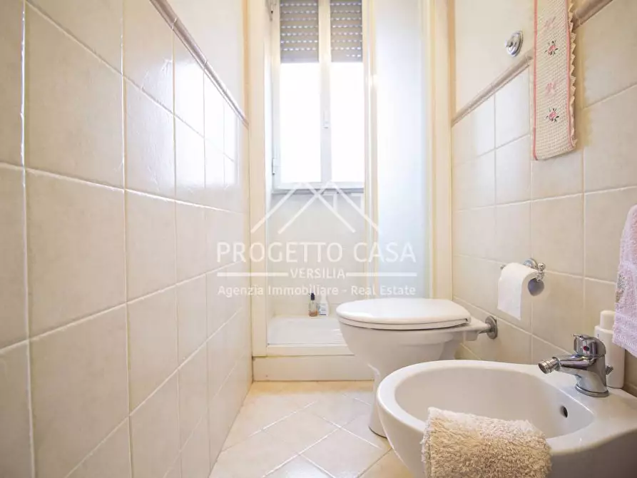 Immagine 22 di Appartamento in vendita  in VIA BOCCHERINI a Camaiore