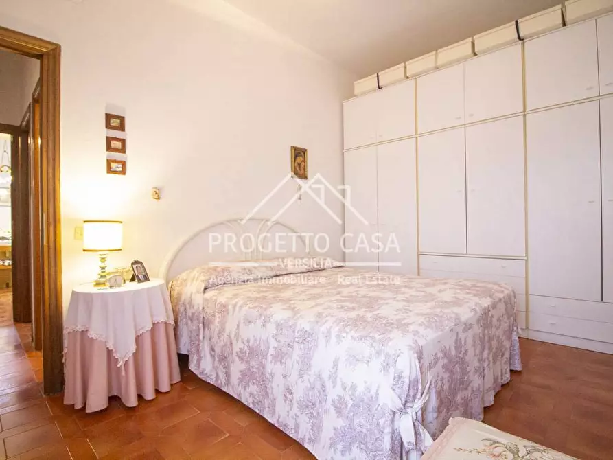 Immagine 23 di Appartamento in vendita  in VIA BOCCHERINI a Camaiore