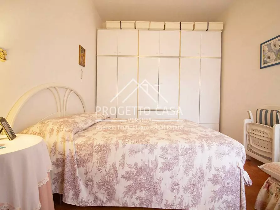 Immagine 25 di Appartamento in vendita  in VIA BOCCHERINI a Camaiore