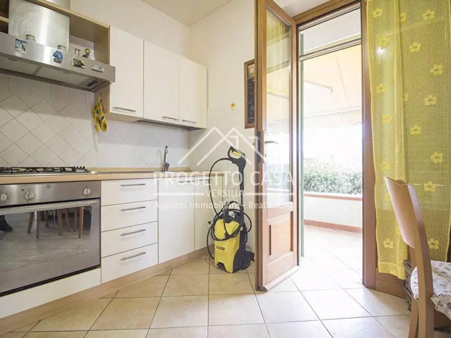 Immagine 14 di Casa indipendente in vendita  in VIA PAGANINI a Camaiore