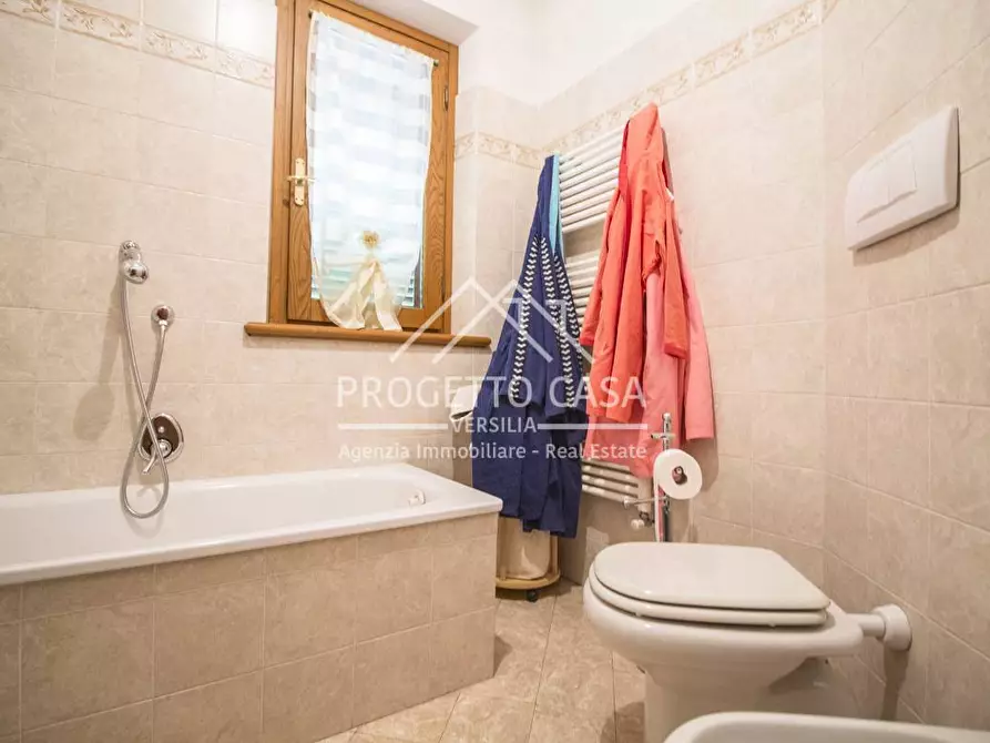 Immagine 36 di Casa indipendente in vendita  in VIA PAGANINI a Camaiore