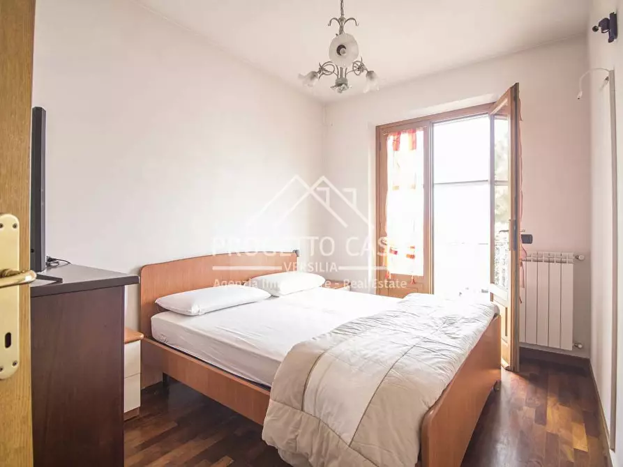 Immagine 37 di Casa indipendente in vendita  in VIA PAGANINI a Camaiore