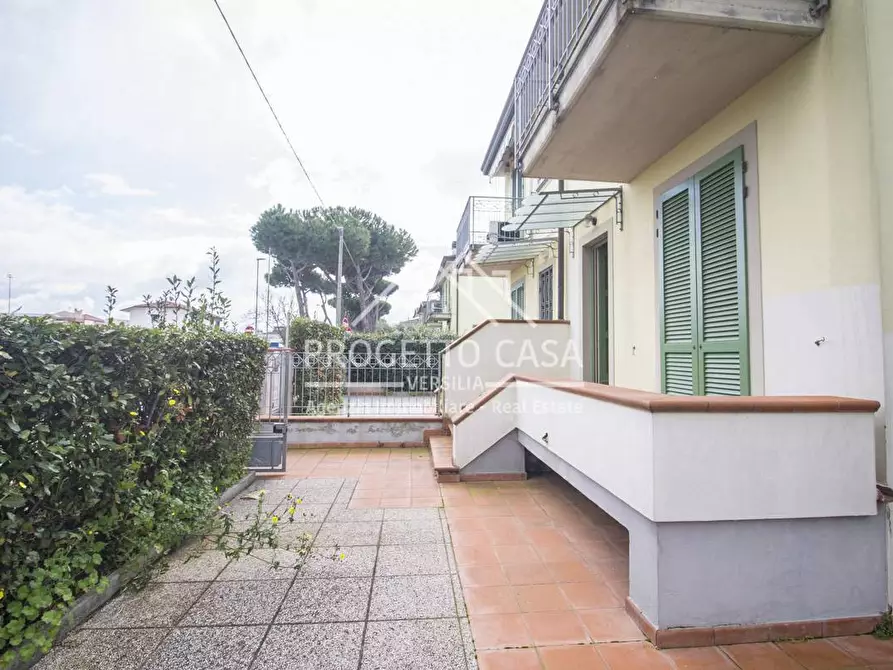 Immagine 46 di Casa indipendente in vendita  in VIA PAGANINI a Camaiore