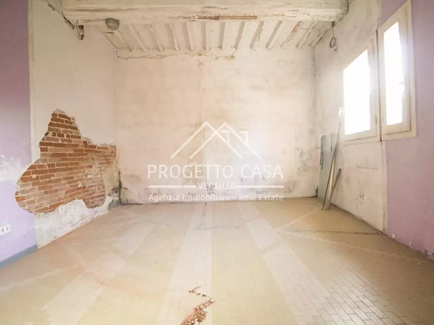 Immagine 4 di Appartamento in vendita  in VIA DE GASPERI a Pietrasanta