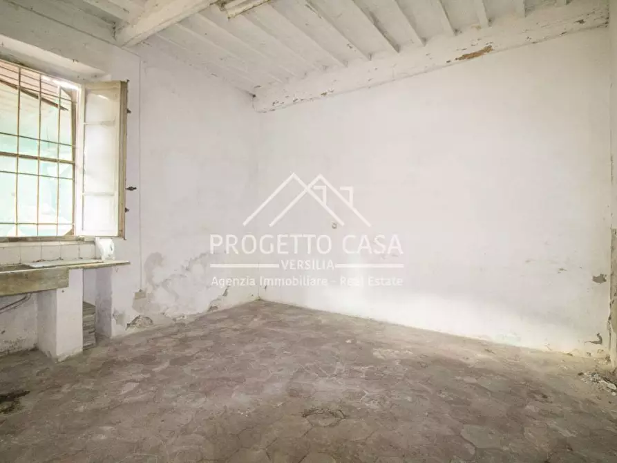 Immagine 7 di Appartamento in vendita  in VIA DE GASPERI a Pietrasanta